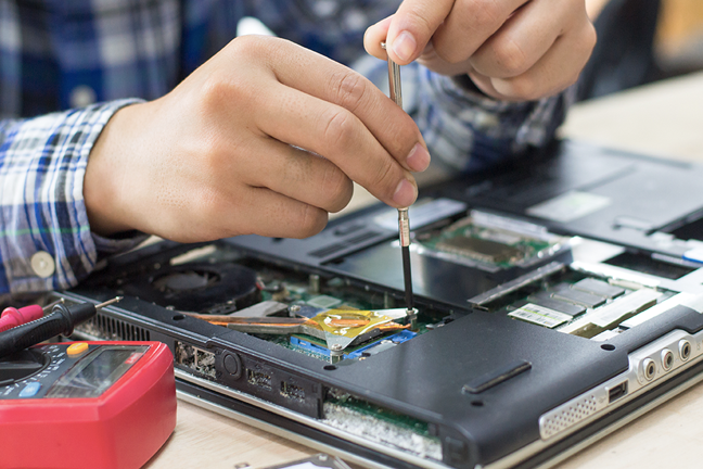 The Technology Ambassador course trains students to become managers of a computer service center