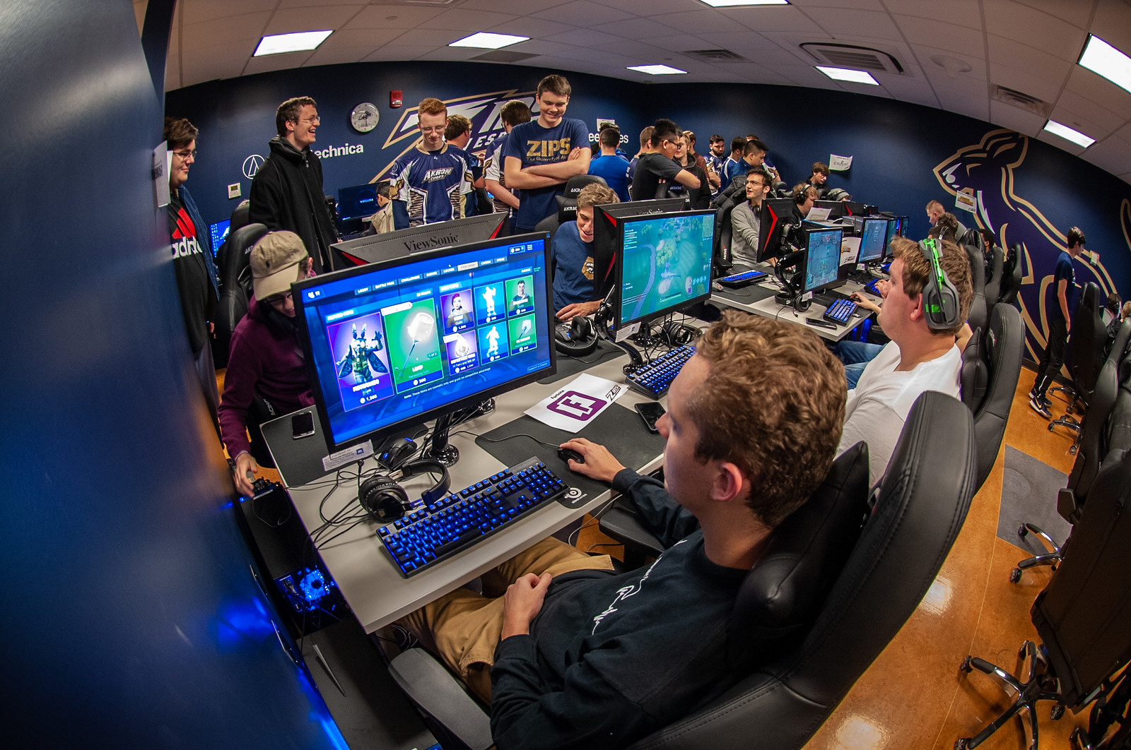 high-five-schools-with-cool-esports-facilities-part-ii-university