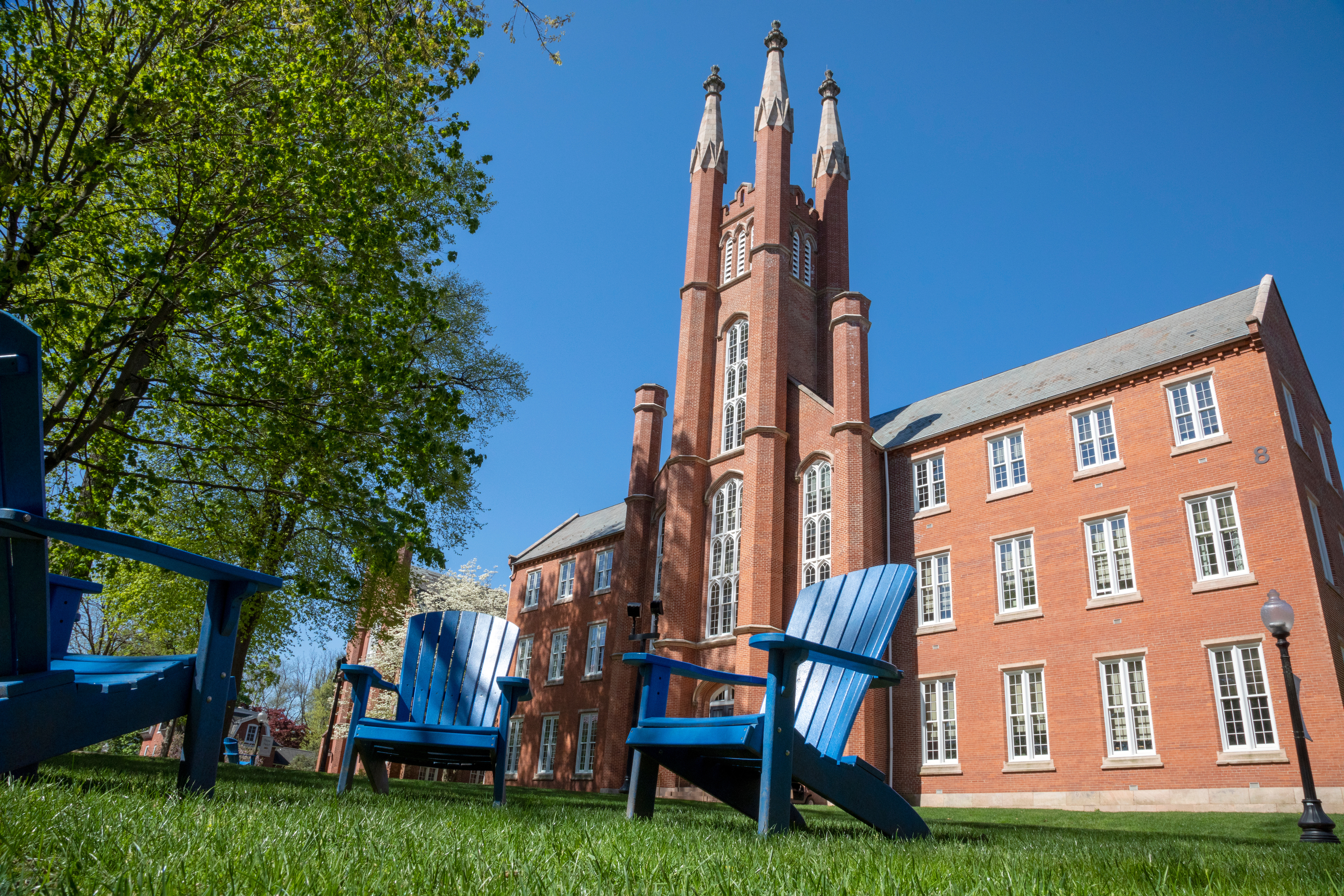 Franklin & Marshall College built in-person programs in England and China for students who could not travel to the institution's main campus in Lancaster, Pennsylvania.